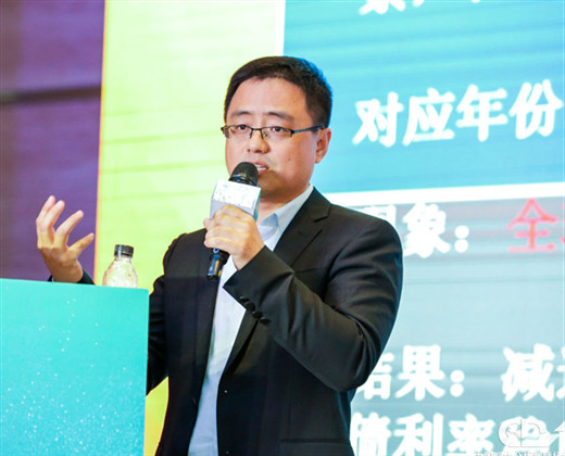 点击看大图 姬明:2019金价蓄势待发 目前黄金处于通道线的强